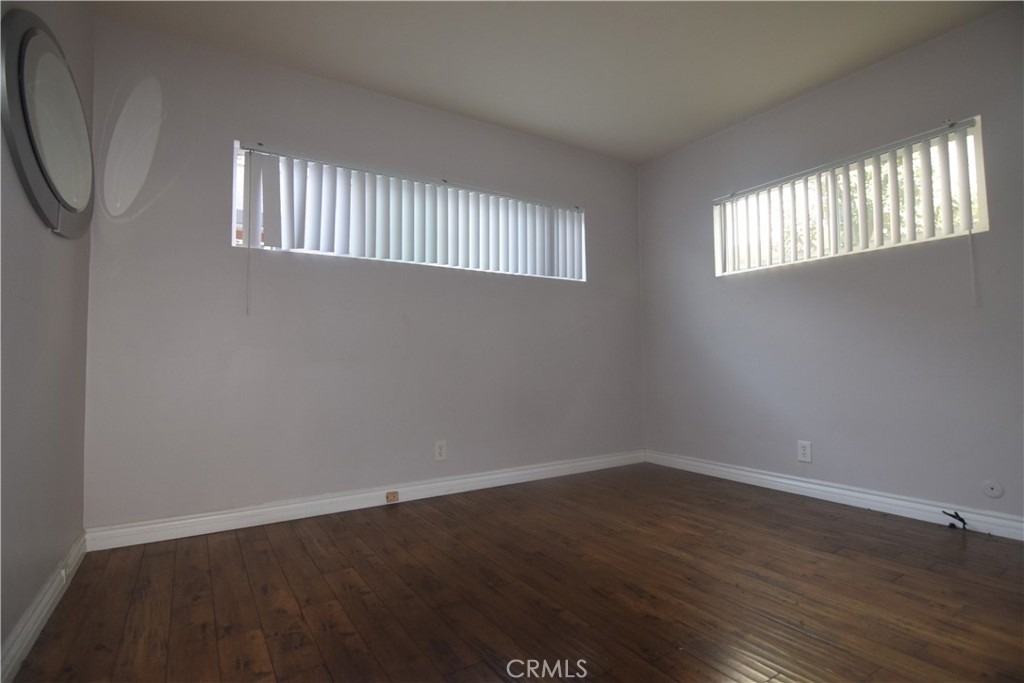317 Providencia Avenue - Photo 8