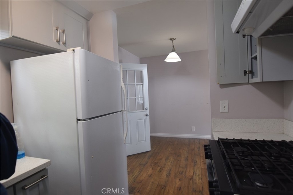 317 Providencia Avenue - Photo 4