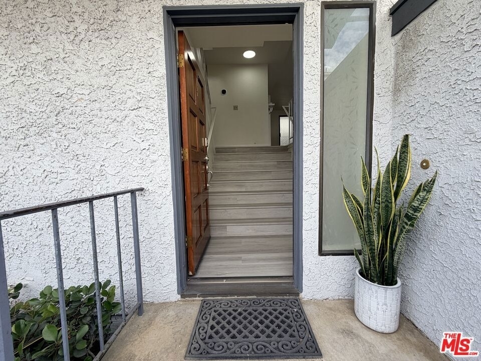 31 Eastern Avenue - Photo 3