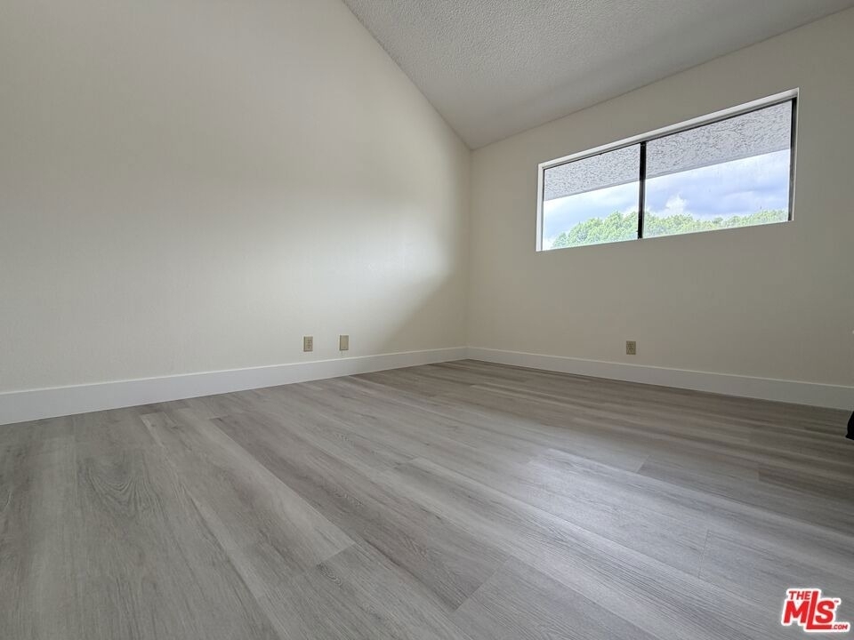 31 Eastern Avenue - Photo 21