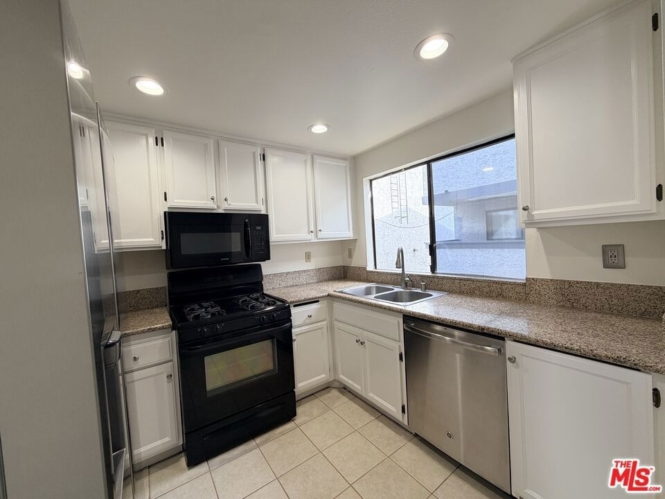 31 Eastern Avenue - Photo 15
