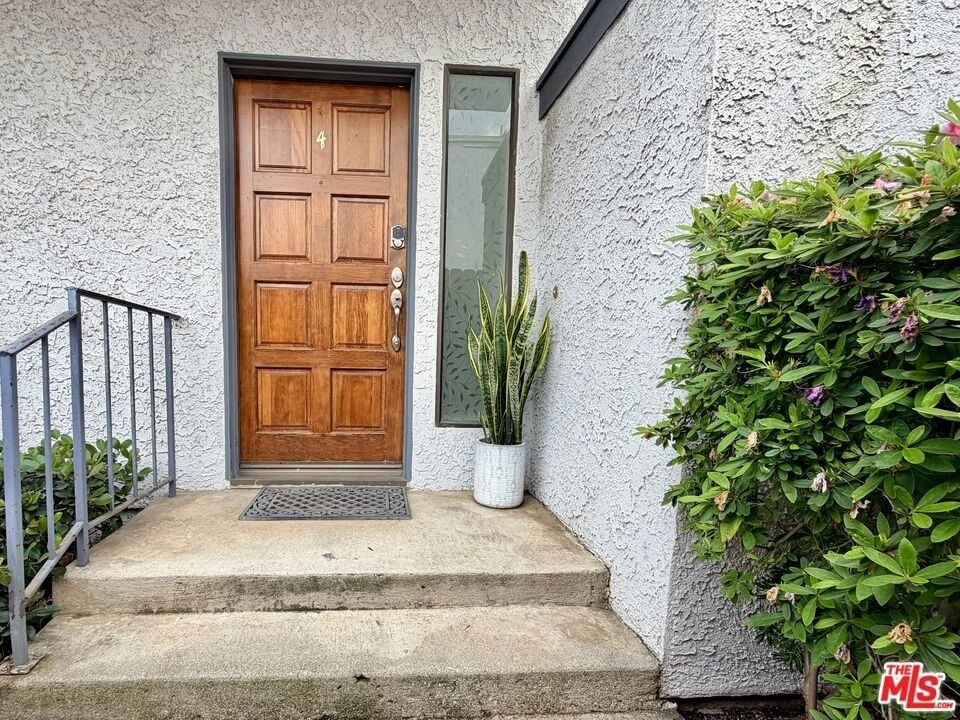 31 Eastern Avenue - Photo 2