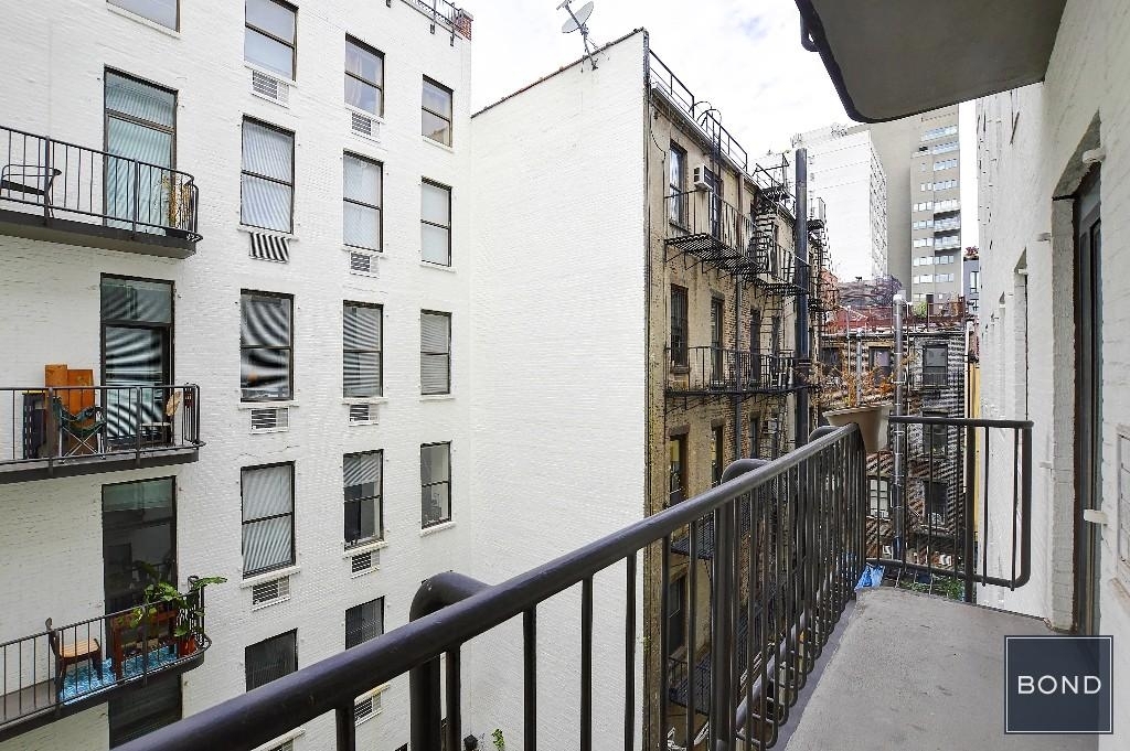East 12th Street - Photo 7