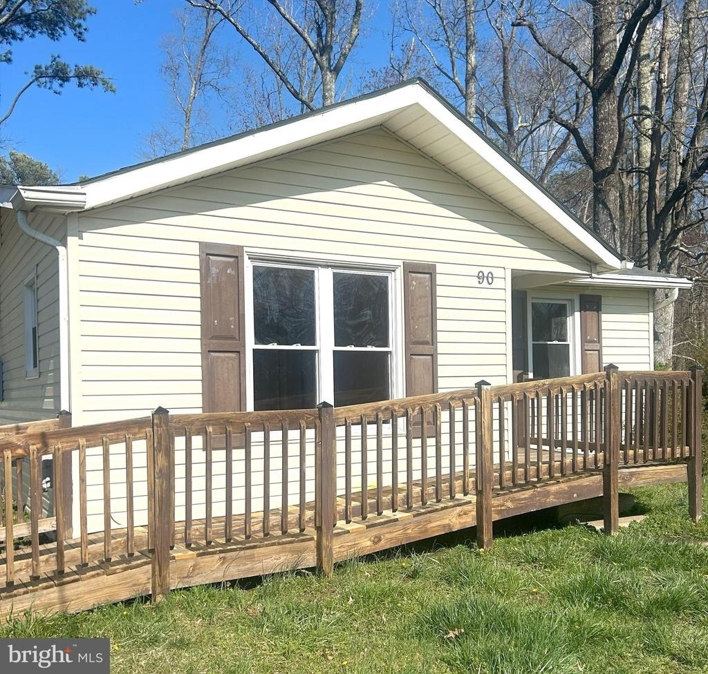 90 Charles Way - Photo 0