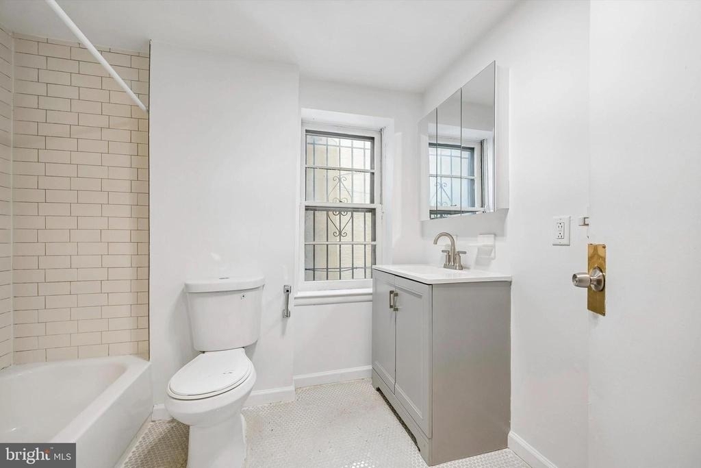 2036 Mount Vernon Street - Photo 2
