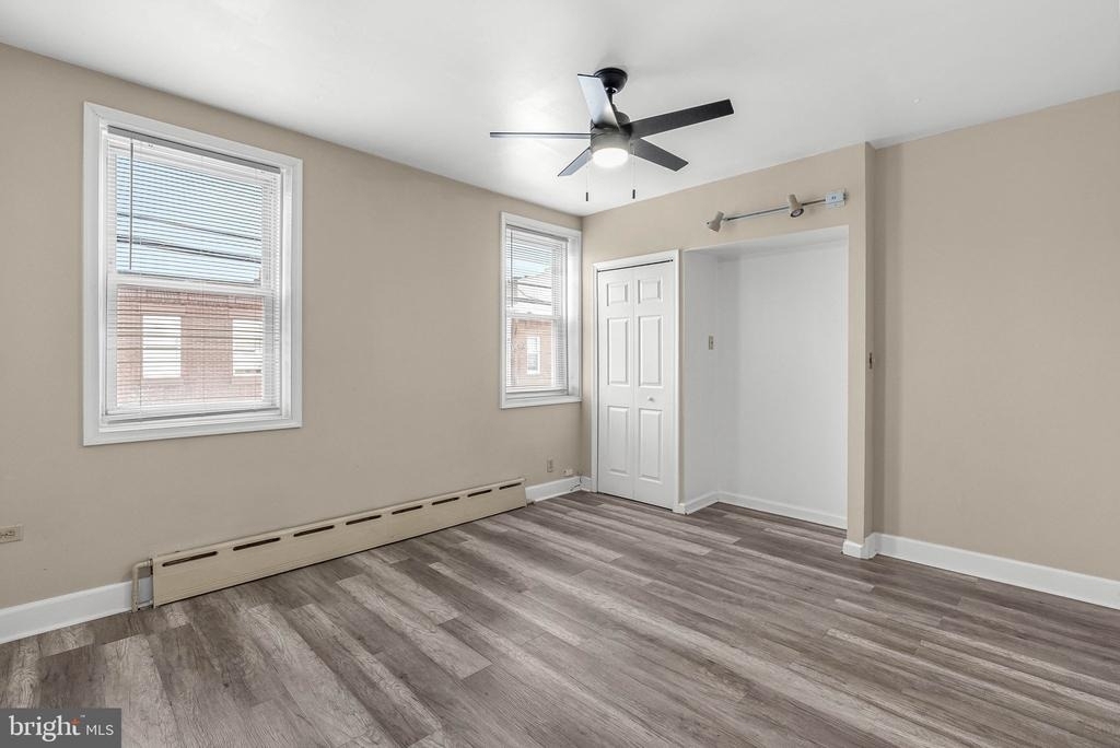 2440 Carpenter Street - Photo 4
