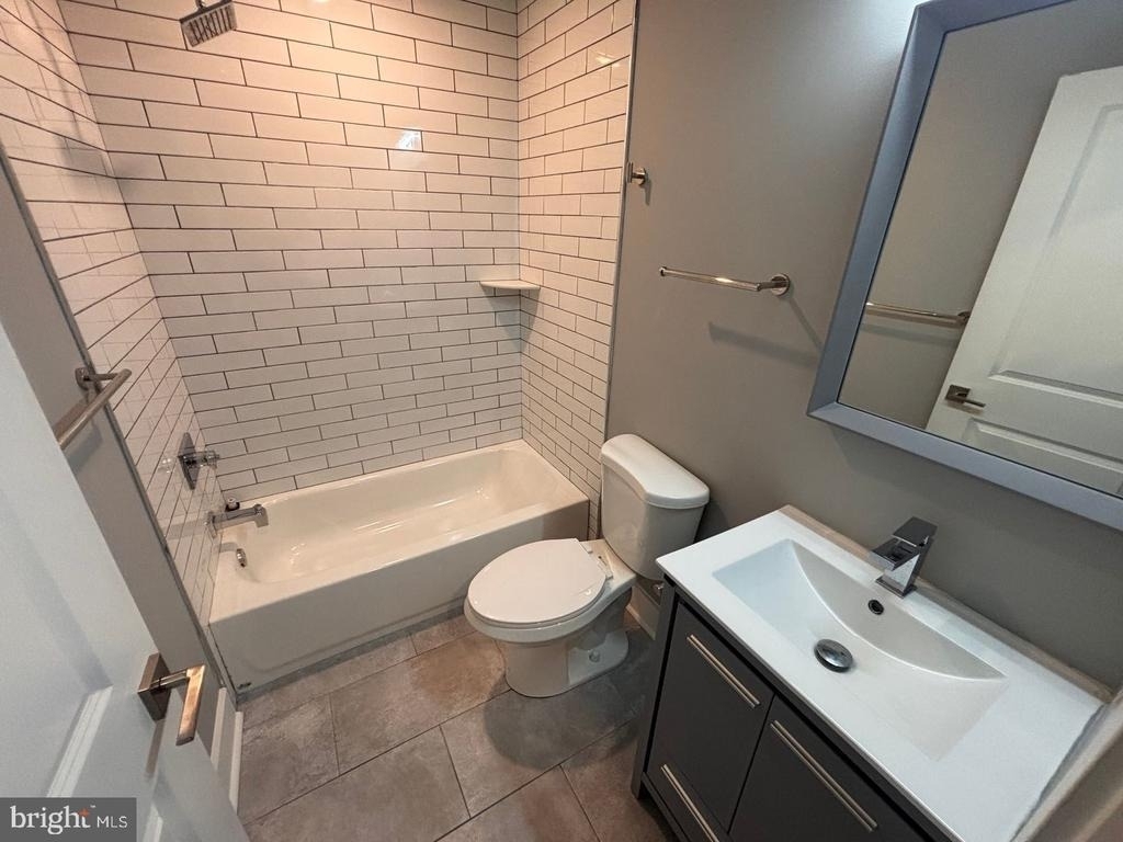 3255 Ridge Avenue - Photo 5