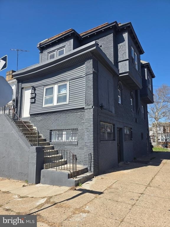 5901 Belmar Terrace - Photo 1