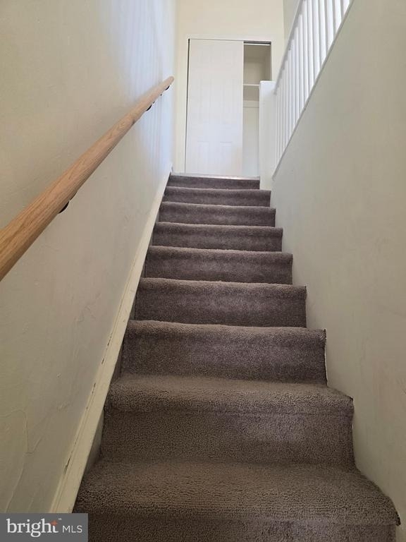 5901 Belmar Terrace - Photo 2