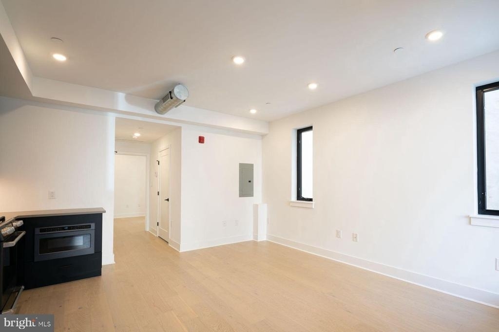 1139 N 3rd Street - Photo 3