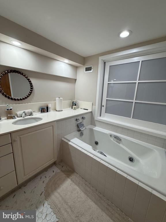 7 N Columbus Boulevard - Photo 23