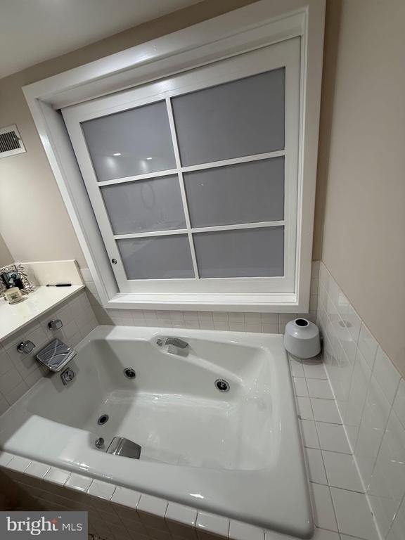 7 N Columbus Boulevard - Photo 24