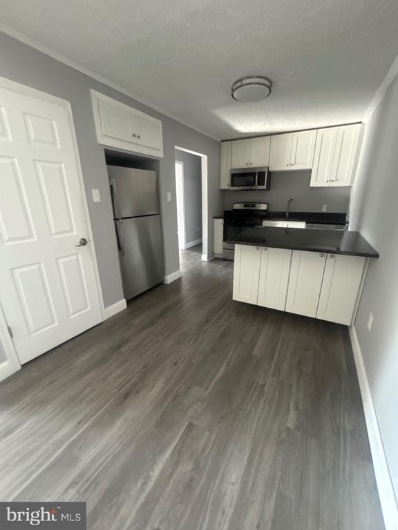400 Main Street - Photo 1