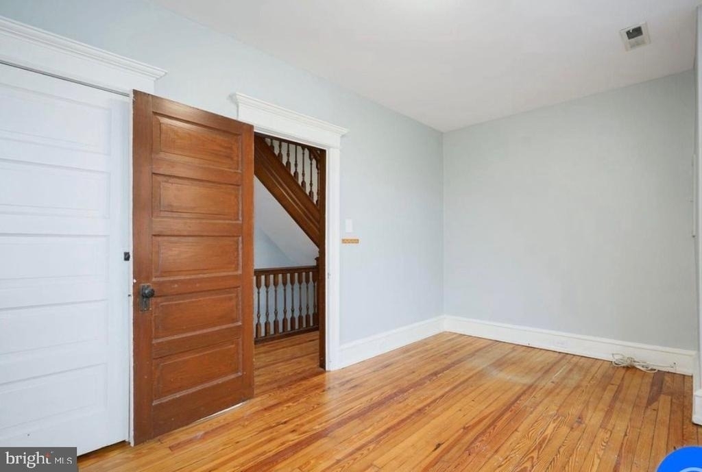 239 Kings Highway E - Photo 11