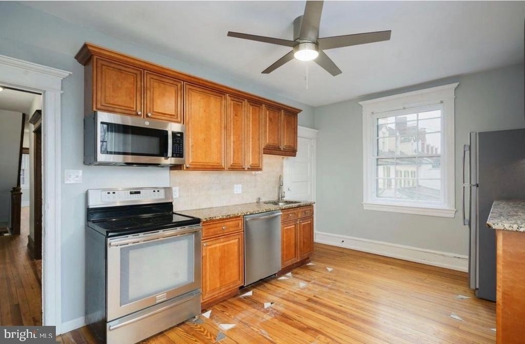 239 Kings Highway E - Photo 6