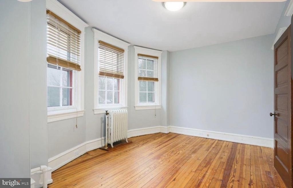 239 Kings Highway E - Photo 10