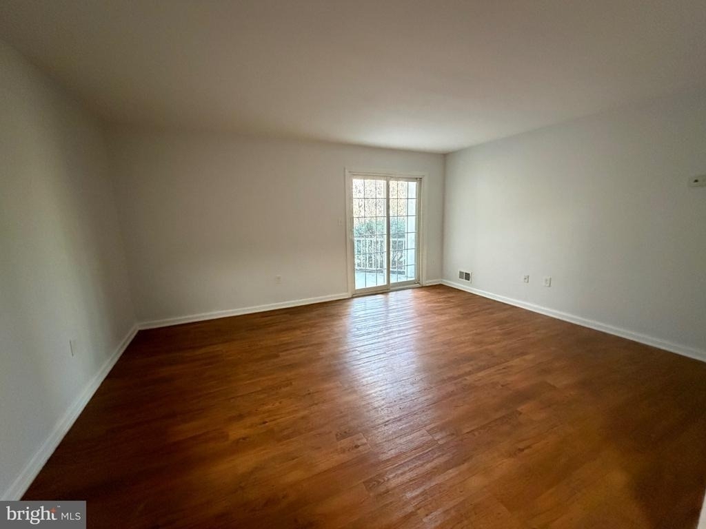 16 Iroquois Drive - Photo 3