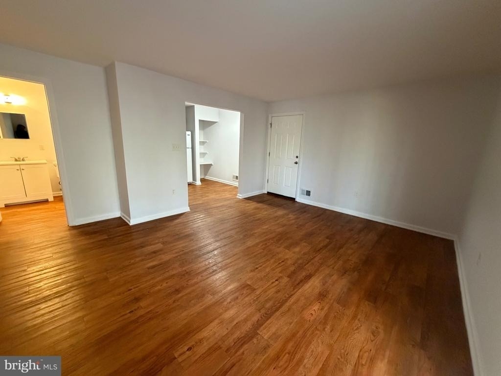 16 Iroquois Drive - Photo 4
