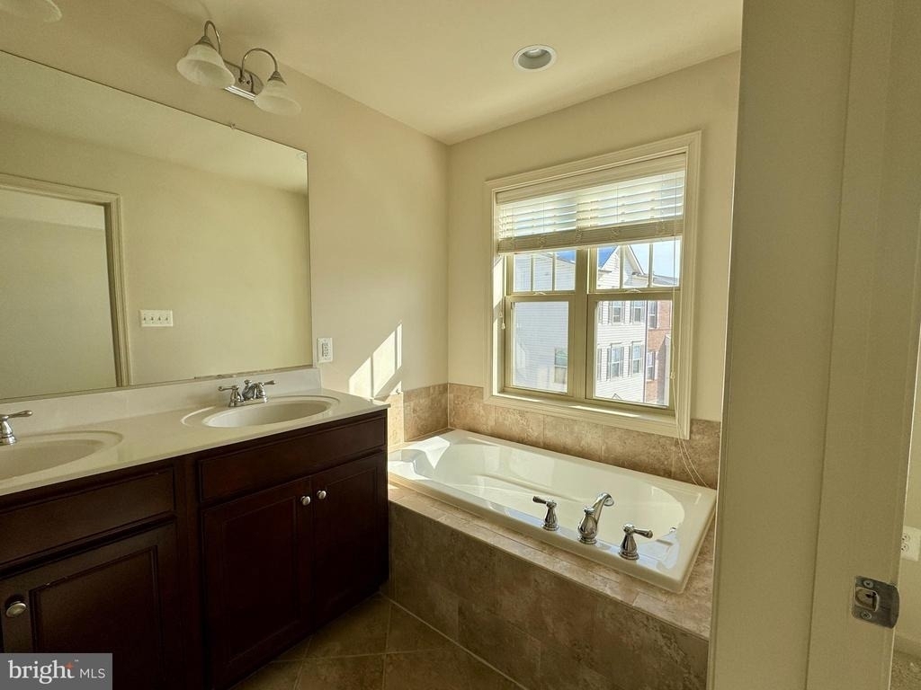 13948 Estuary Drive - Photo 10