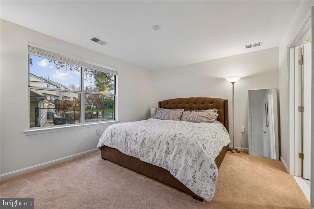 10010 Vanderbilt Circle - Photo 8