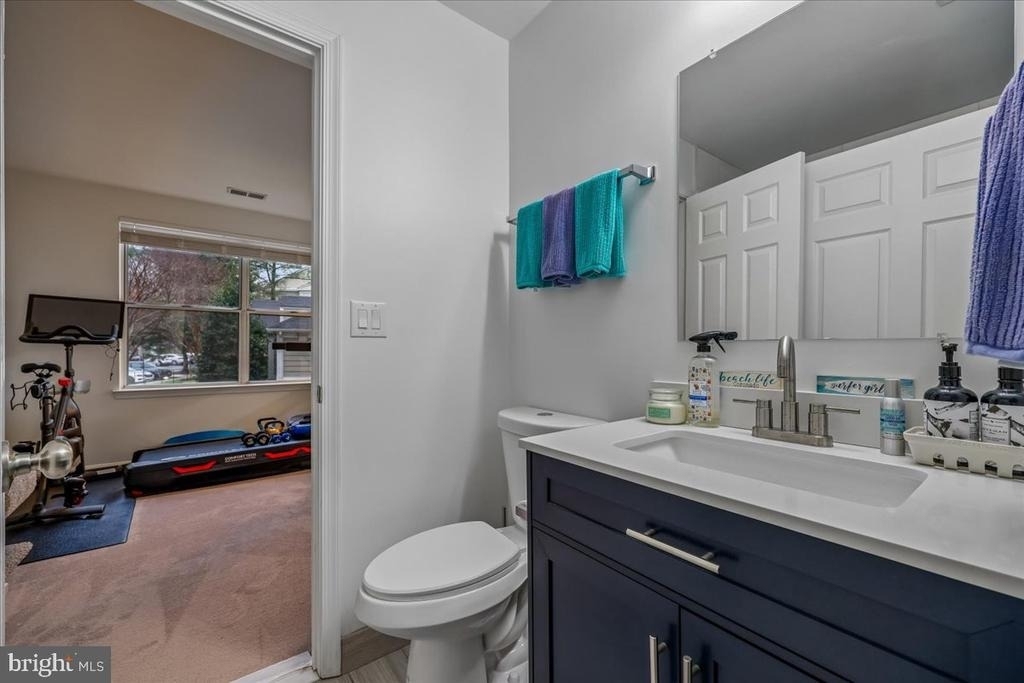 10010 Vanderbilt Circle - Photo 13