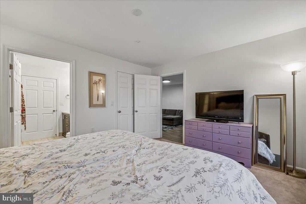 10010 Vanderbilt Circle - Photo 12