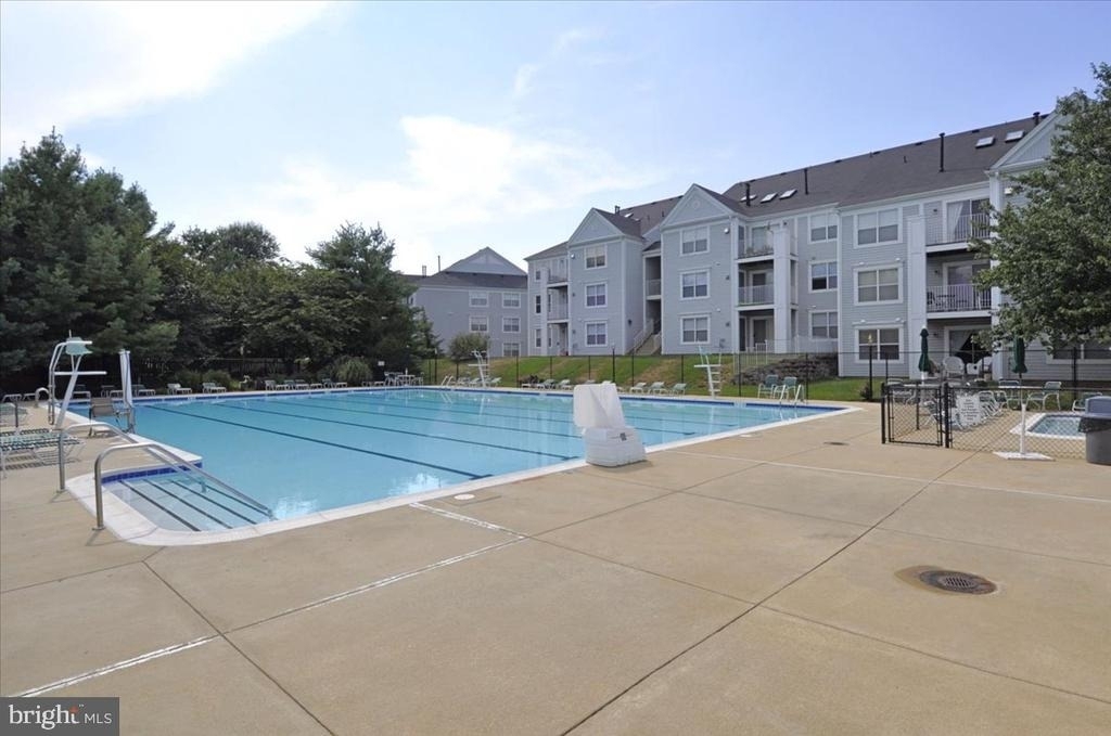 10010 Vanderbilt Circle - Photo 19
