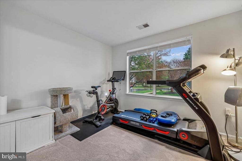 10010 Vanderbilt Circle - Photo 14