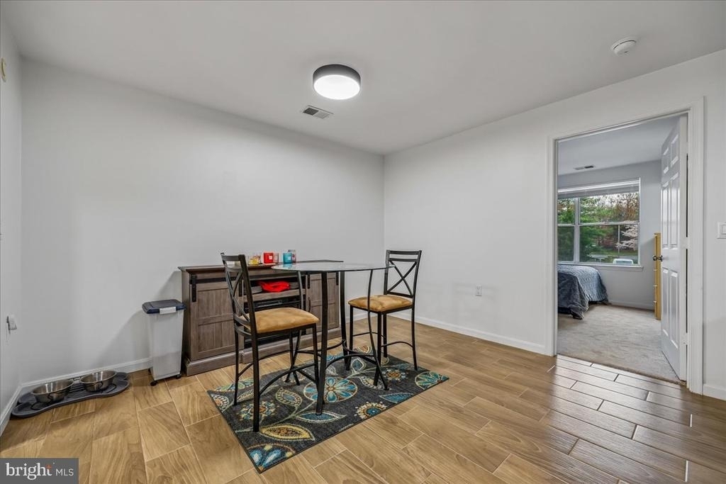 10010 Vanderbilt Circle - Photo 10