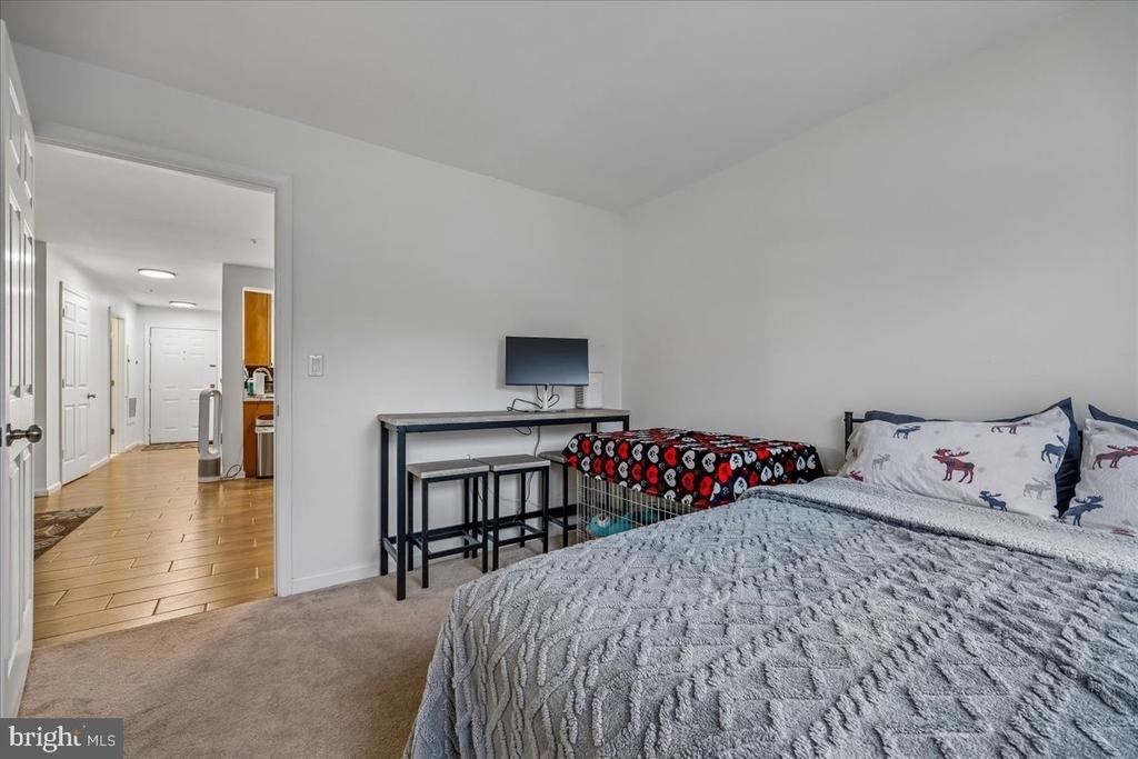 10010 Vanderbilt Circle - Photo 17