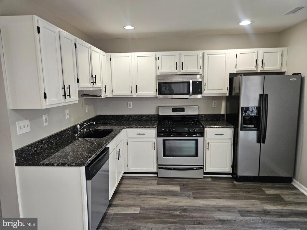 2346 Hazelwood Court - Photo 5