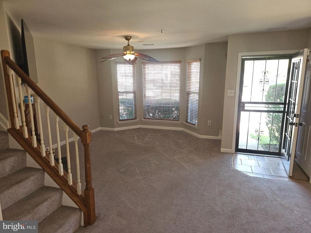 2346 Hazelwood Court - Photo 4