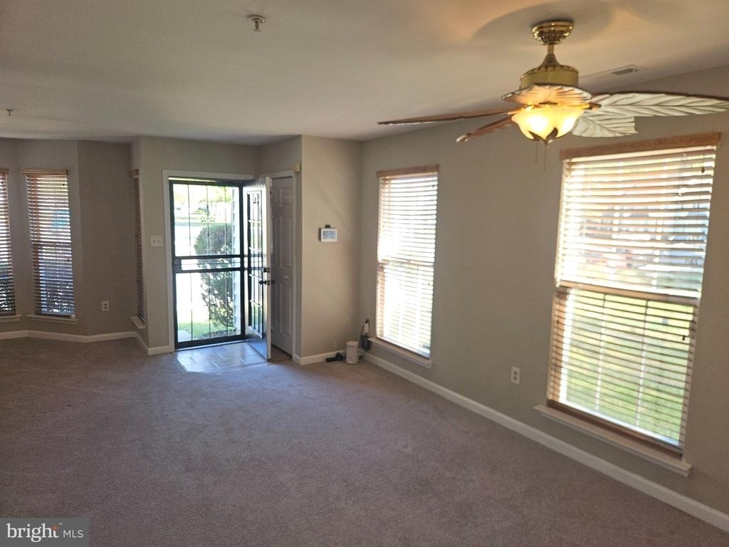 2346 Hazelwood Court - Photo 2