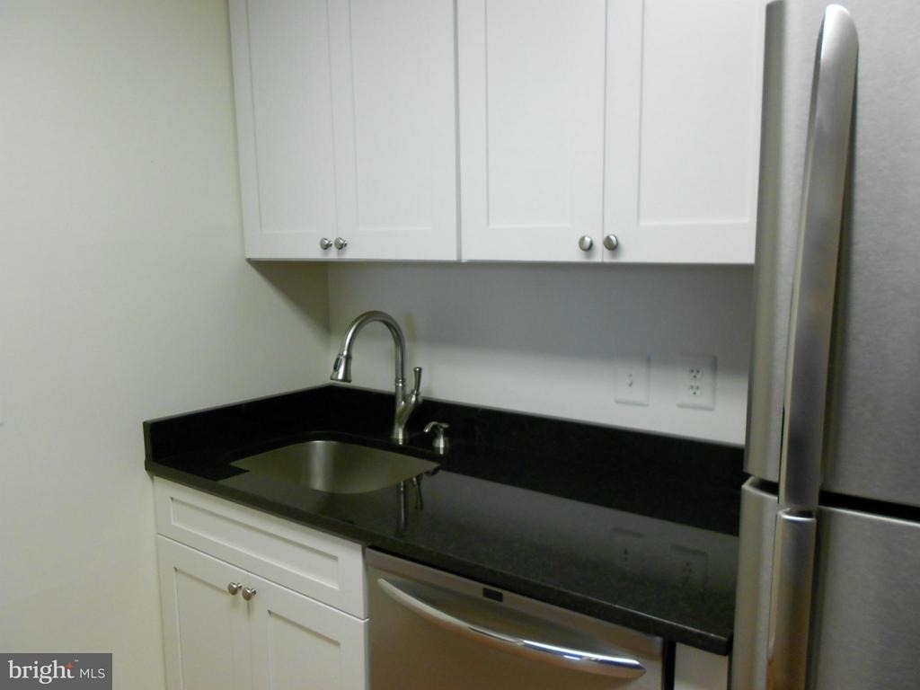 28 Allegheny Avenue - Photo 3