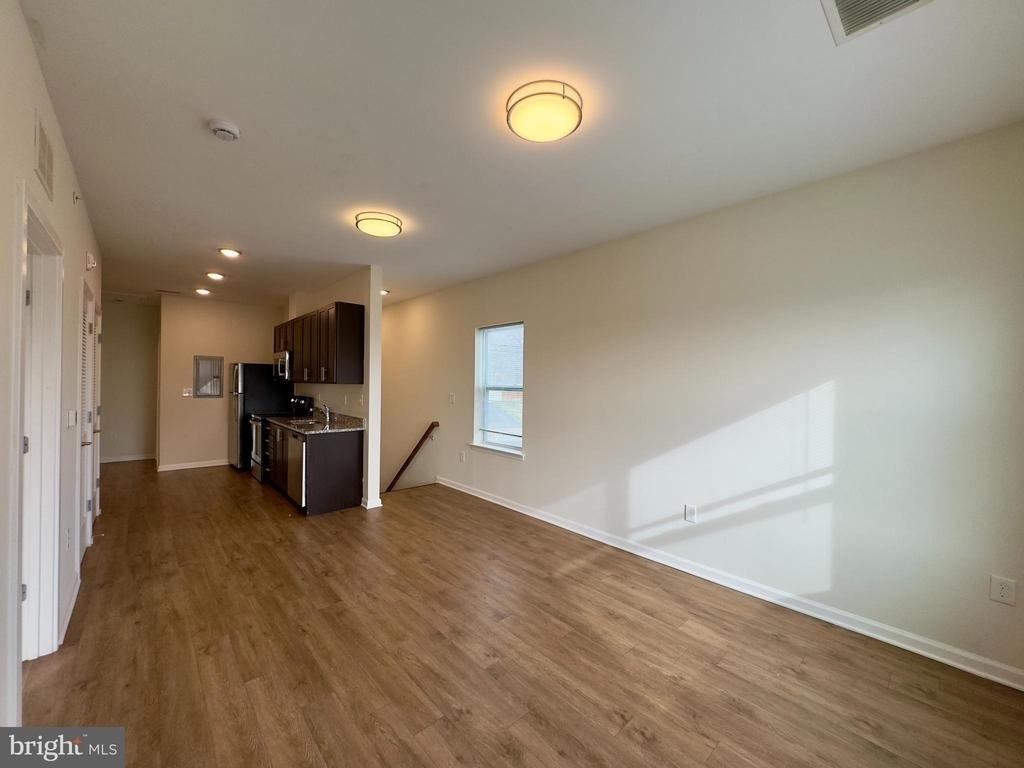 4909 Hamilton Avenue - Photo 1