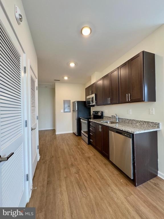 4909 Hamilton Avenue - Photo 7