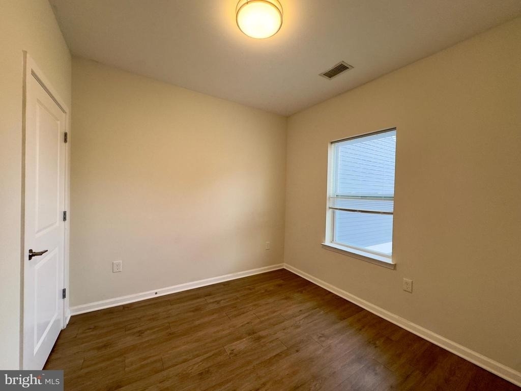 4909 Hamilton Avenue - Photo 14