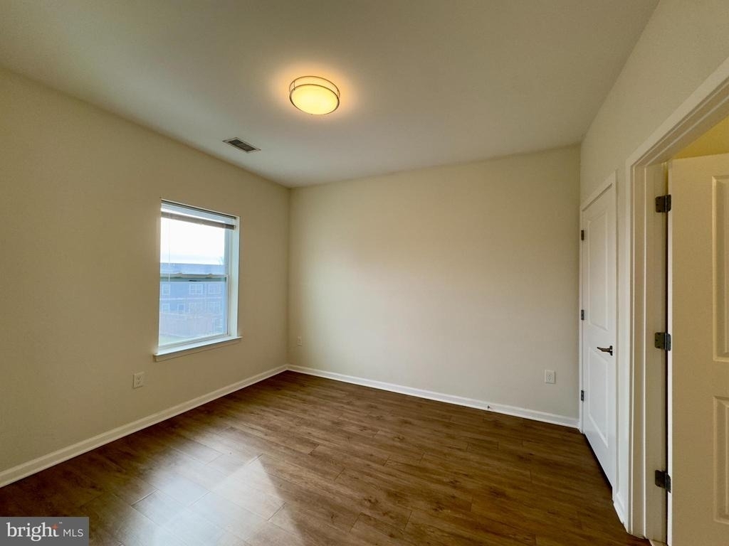 4909 Hamilton Avenue - Photo 3