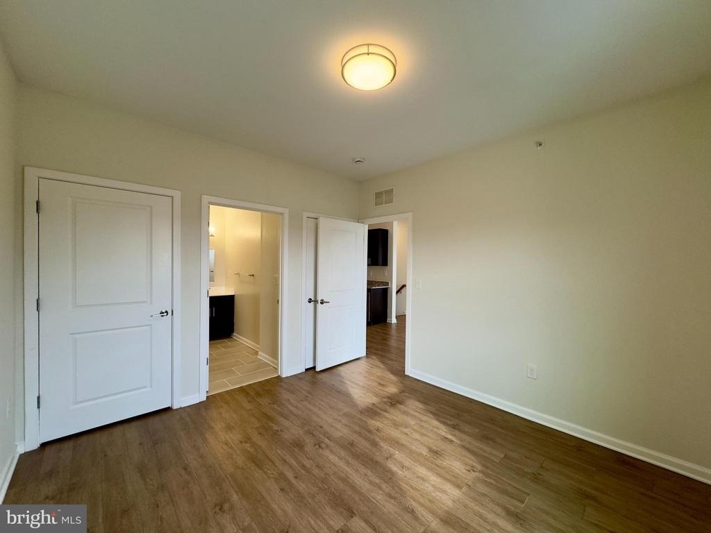 4909 Hamilton Avenue - Photo 4