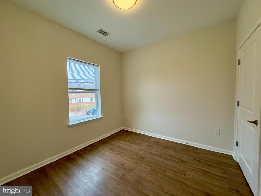 4909 Hamilton Avenue - Photo 12