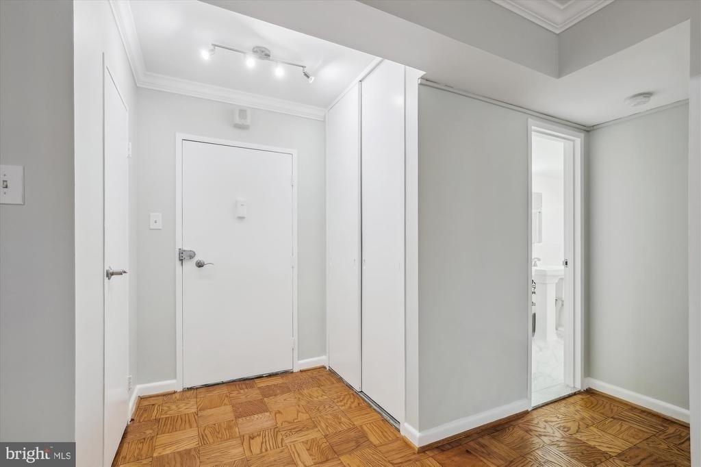 4201 Cathedral Avenue Nw - Photo 8