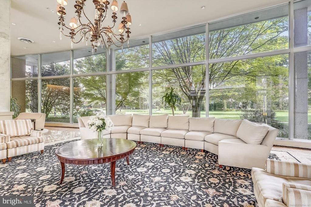 4201 Cathedral Avenue Nw - Photo 4