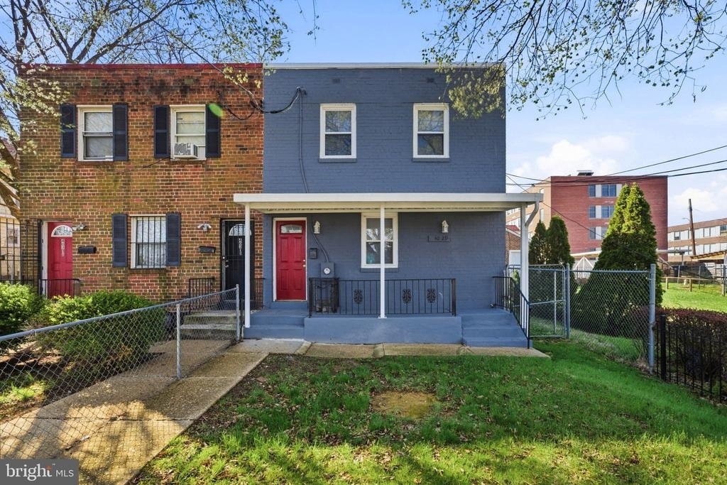 4029 Grant Street Ne - Photo 0