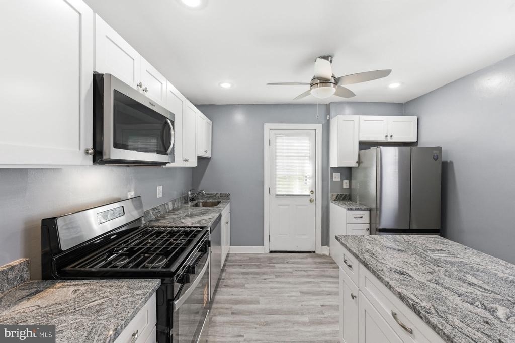 4029 Grant Street Ne - Photo 9
