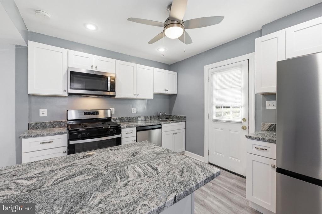 4029 Grant Street Ne - Photo 11