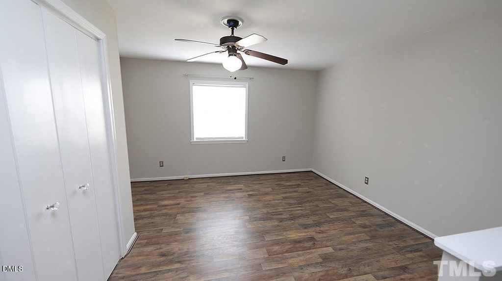 131 Kingsbury Drive - Photo 7
