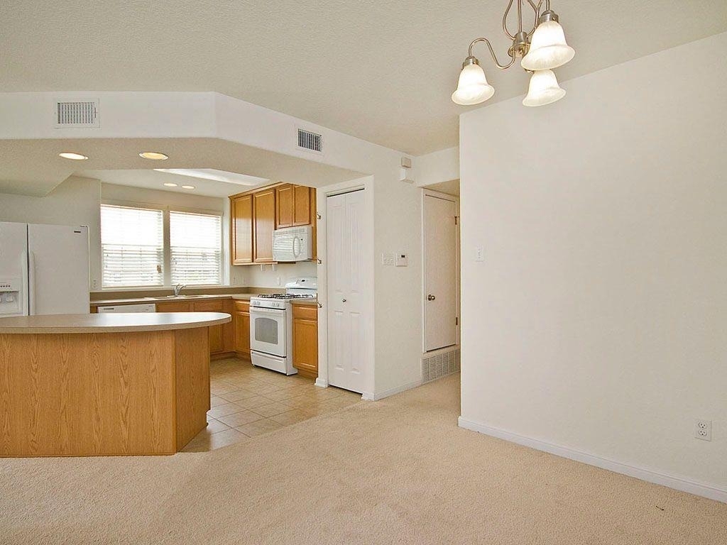 124 Trestle Tree St - Photo 4