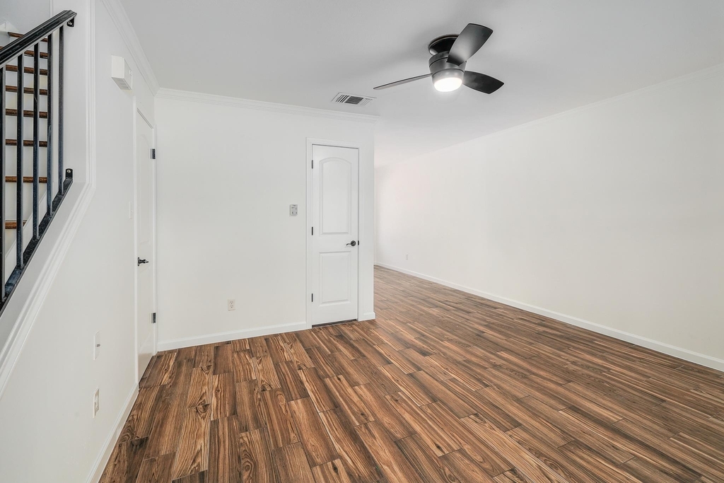 204 Northwest Dr - Photo 13