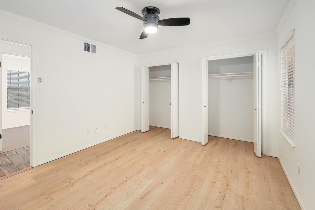 204 Northwest Dr - Photo 11