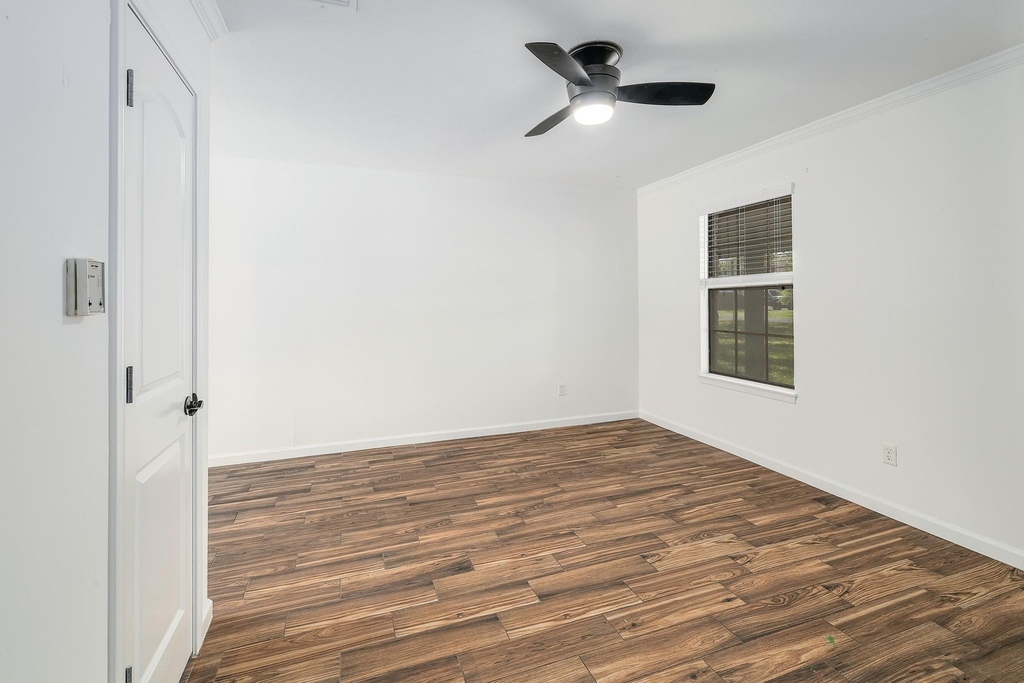 204 Northwest Dr - Photo 8